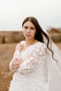 Star Wars wedding ideas - Bride and groom’s outfits (1) - Weddo Agency