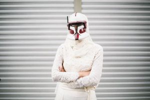 Star Wars wedding ideas - Bride and groom’s outfits (4) - Weddo Agency