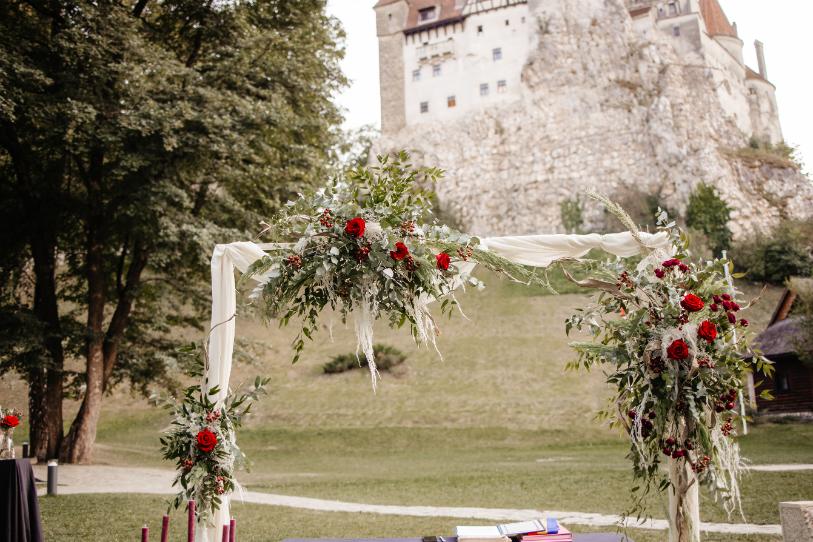 Renaissance wedding - best location ideas for a renaissance style wedding ceremony - castle