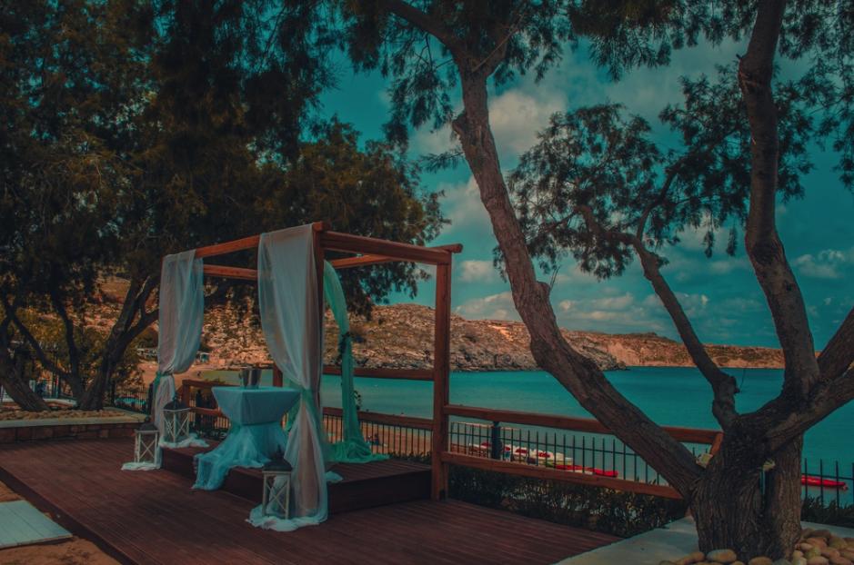 Wedding elopement ideas - best locations you can escape to for a fun & special elopement night - exotic wedding