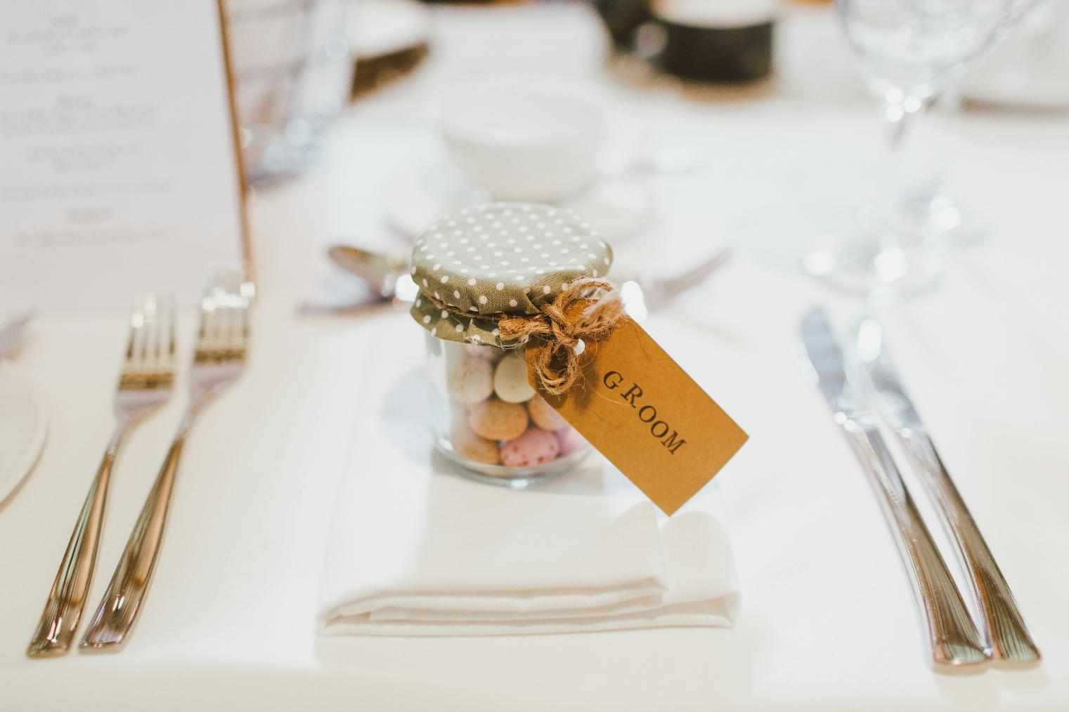 Food-related wedding favors for the sweetest guests - chocolate, candy, honey & coffee