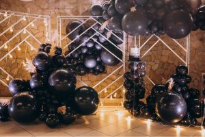 Elegant black and white wedding decor (3) - Weddo Agency