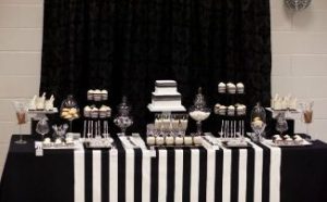 Elegant black and white wedding decor (4) - Weddo Agency