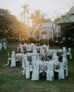 Elegant black and white wedding decor (7) - Weddo Agency