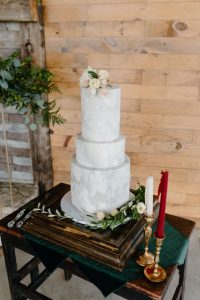 Black and white wedding cake ideas (3) - Weddo Agency