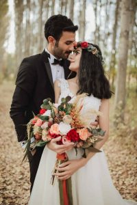 Black and white wedding bouquets ideas (3) - Weddo Agency