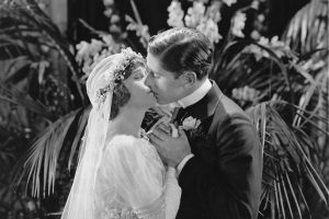 Great Gatsby wedding ideas - cake and entertainment (7) - Weddo Agency