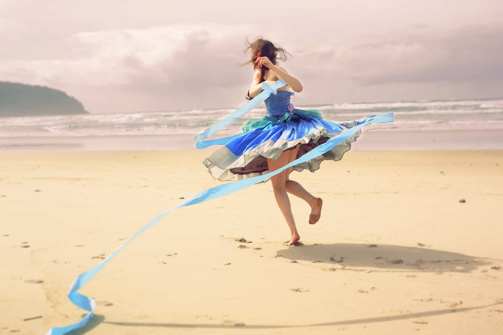 Pisces-wedding-dress-ideas-–-How-to-choose-the-perfect-dress-short-blue-dress