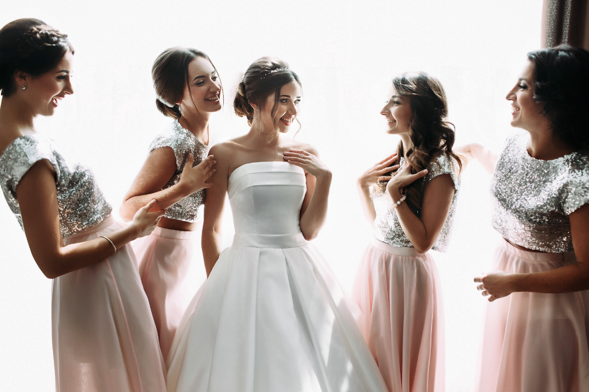 Weddo Agency - What Does a Bridesmaid Do - The Role of the Bridesmaid