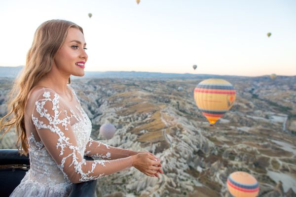 Romantic wedding in a hot air balloon - Weddo Agency
