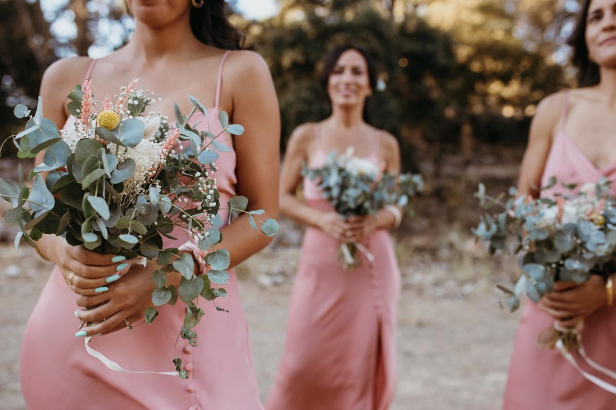 Pastel-wedding-outfits-bridesmaids-pink-dresses
