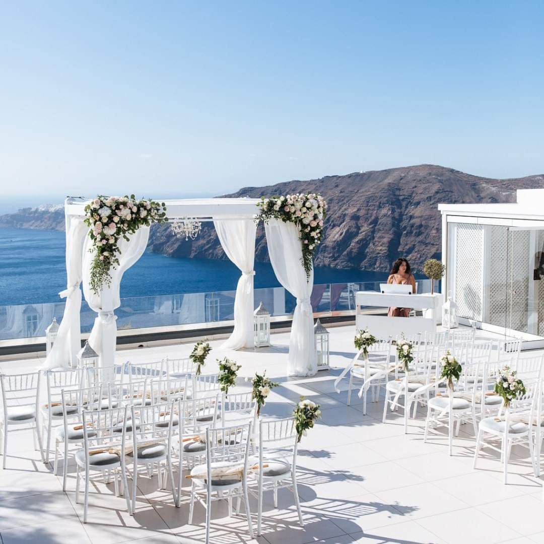 3. A gay marriage ceremony on the beach Gay marriage ceremony on the beach, weddo.agency