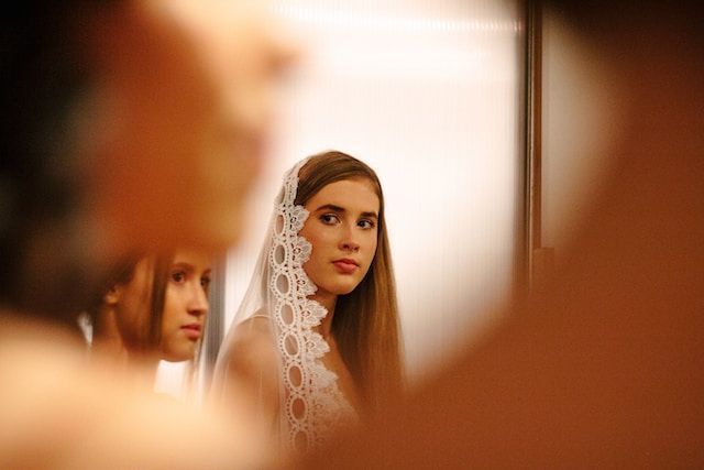 Cinco-de-mayo-wedding-traditional-Mexican-bride-with-veil
