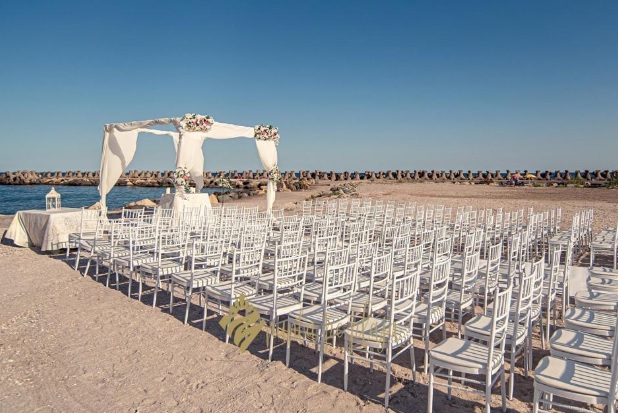 -Cottagecore-wedding-venues-Jupiter-beach-Romania