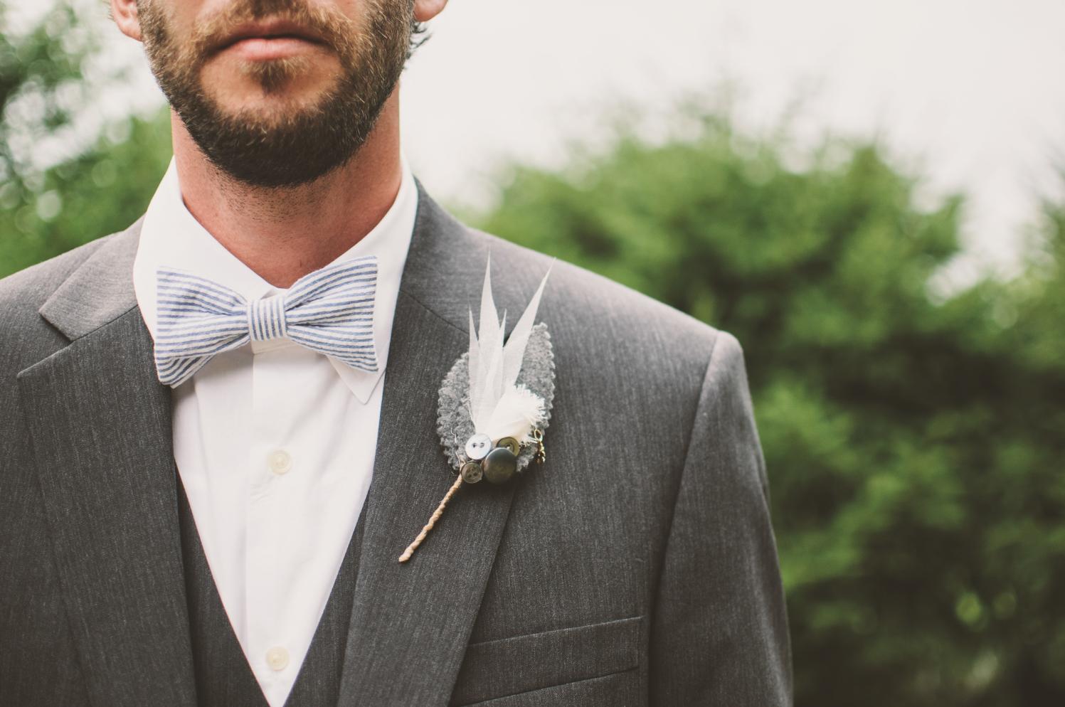 Old-Hollywood-dresses-grey-suit-groom