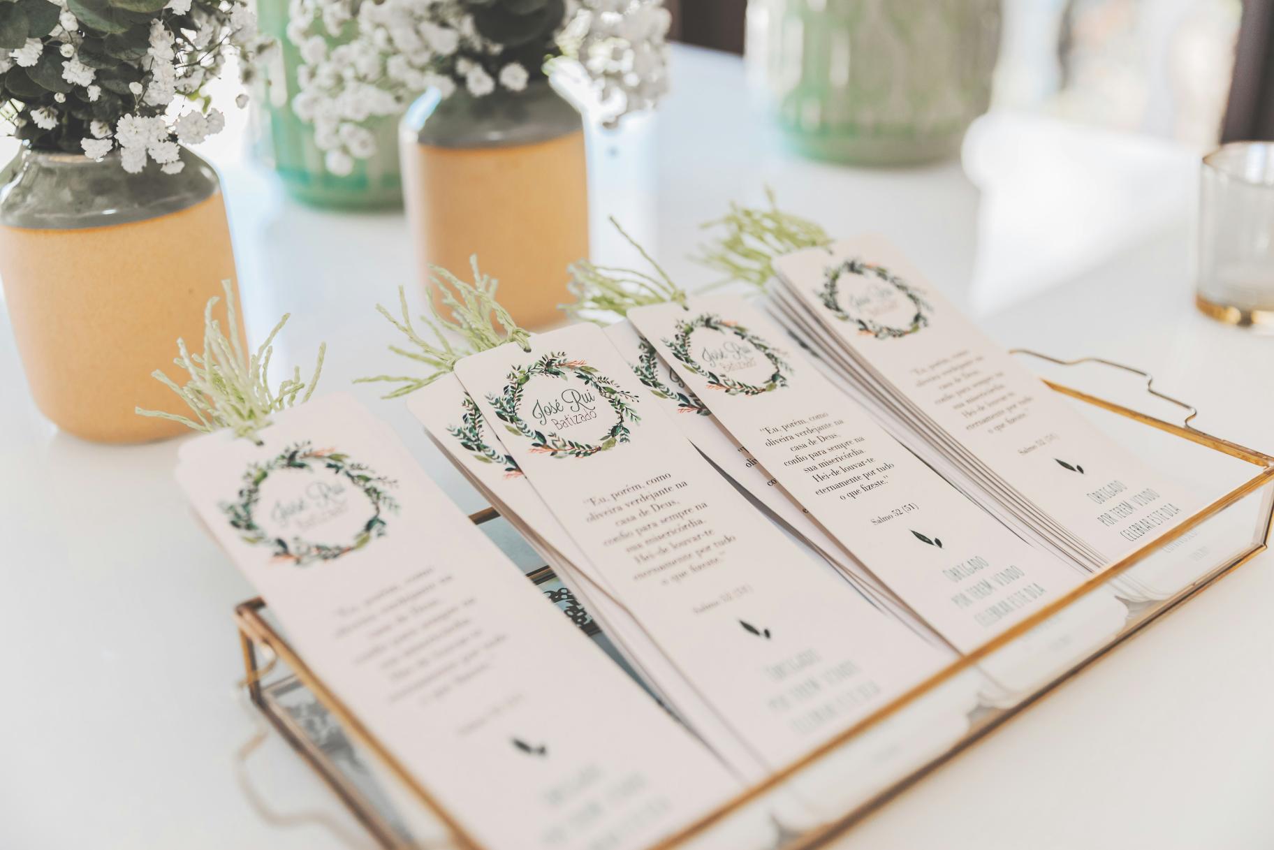 Shabby chic invitations, table decorations, floral arrangements & general decor ideas