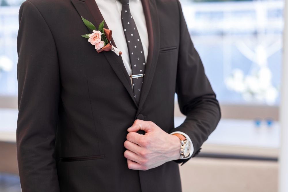 Wedding-art-deco-double-breasted-groom-suit
