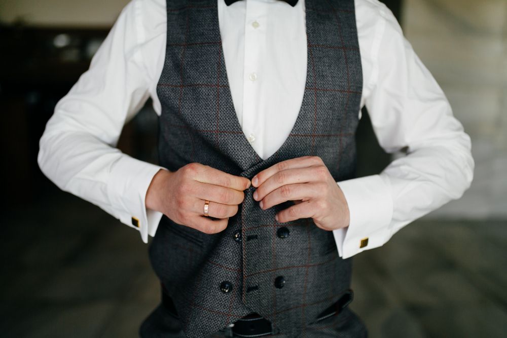 Wedding-art-deco-groom-wearing-a-vest