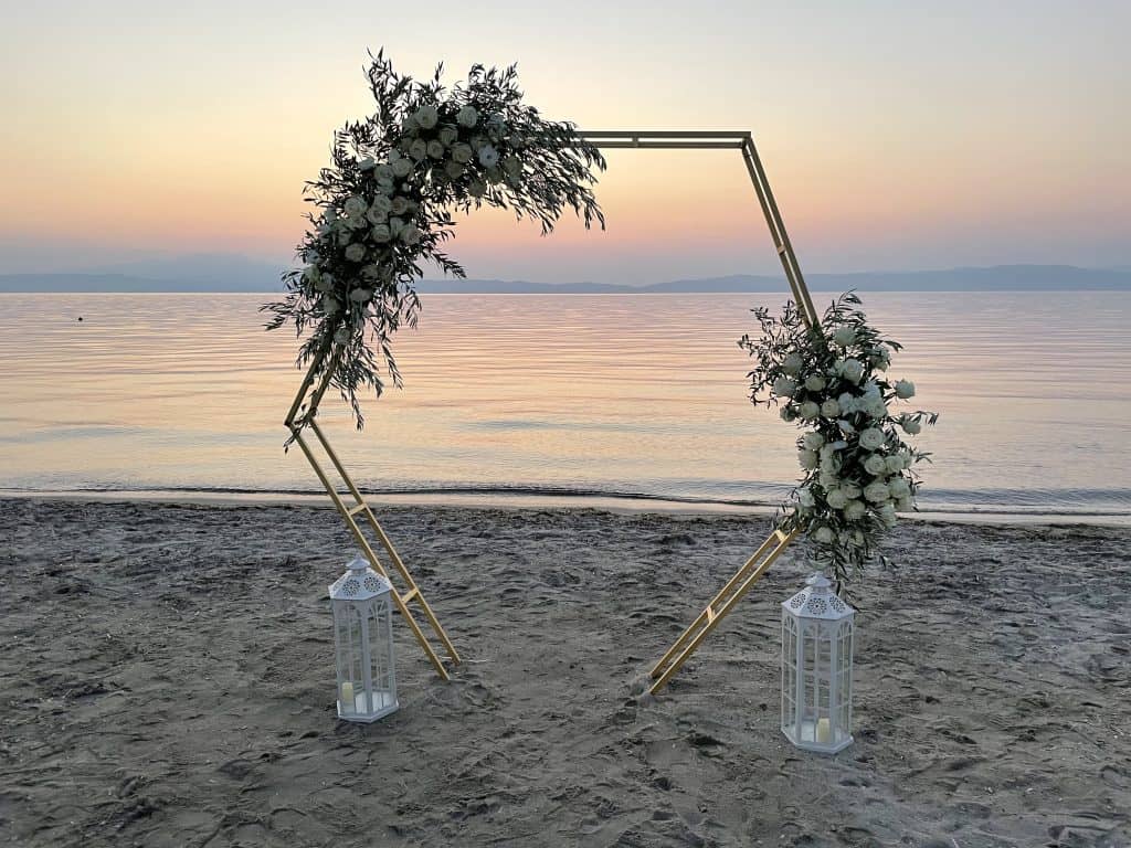 Micro wedding decor - decor ceremony, sand, beach