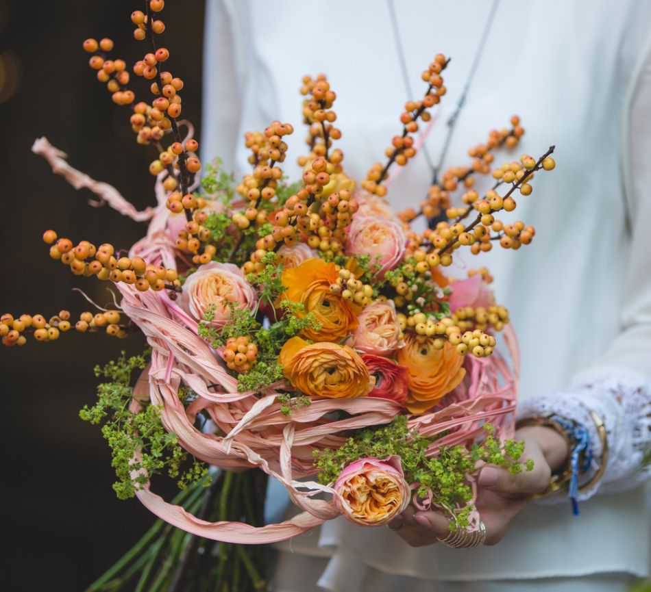 -Victorian-wedding-modern-orange-brides-bouquet