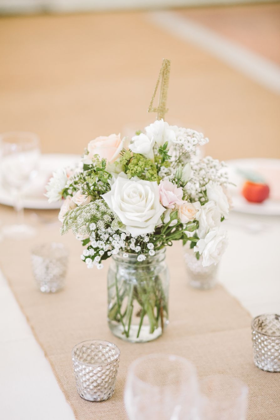 Cottagecore-wedding-decor-white-flowers-vase