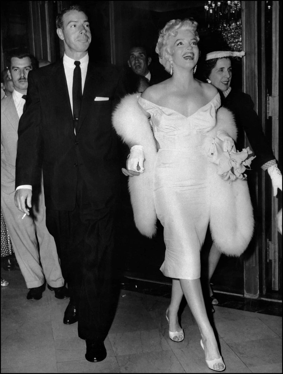 -Vintage-style-wedding-Weddings-of-iconic-couples-for-inspiration-iconic-couples-Marylin-Monroe