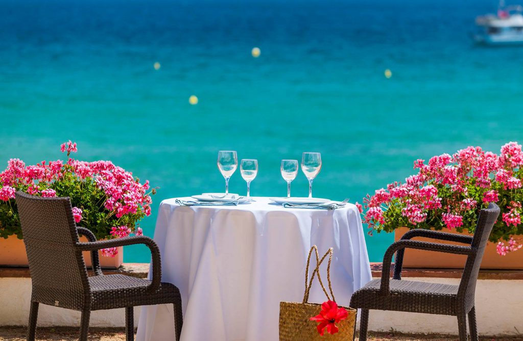 55462279_2294384780782064_6900513879042818048_o Spain beach wedding Weddo Agency