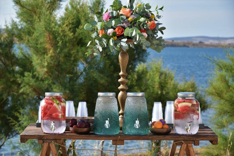 Introduction to wildflower wedding themes