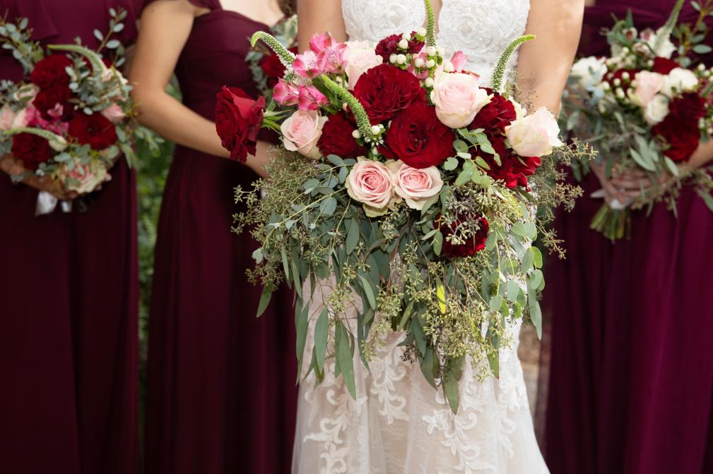 Burgundy wedding theme - turn your ceremony into a royal celebration with this wonderful colour scheme