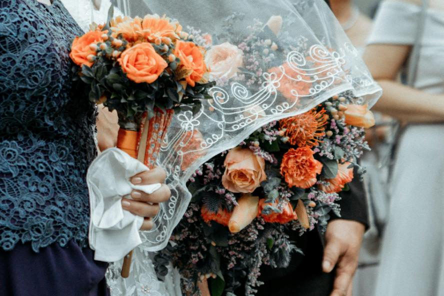 Burnt orange wedding theme - how to organise the ceremony of your dreams