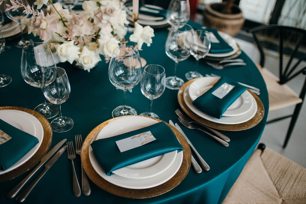 Emerald green wedding decor ideas- Decorations that speak of nature! (table decorations)