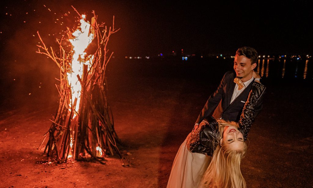 Nunta pe plaja in Jupiter Jupiter Beach Wedding campfire