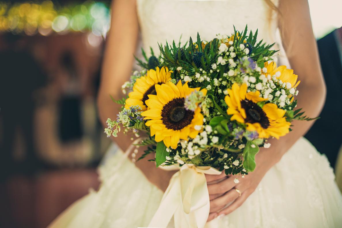9. Wedding sunflowers - couple, suit, dress, sunflowers