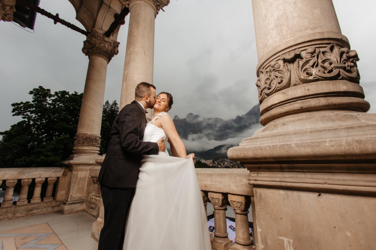 All white wedding-guide into organizing the smooth and stunning event you have always dreamt of