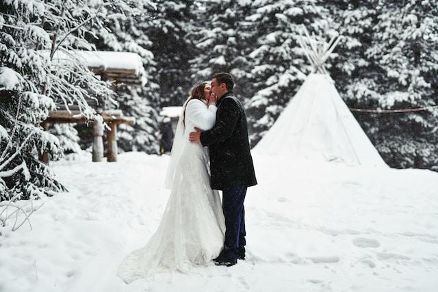 Ski-wedding-–-the-snowy-celebration-of-love.