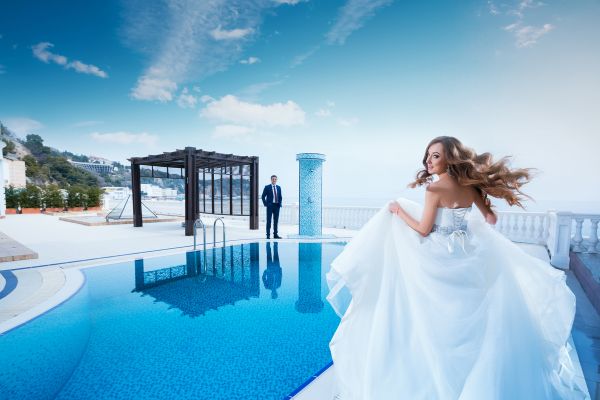 Wedding pool party - weddo.agency